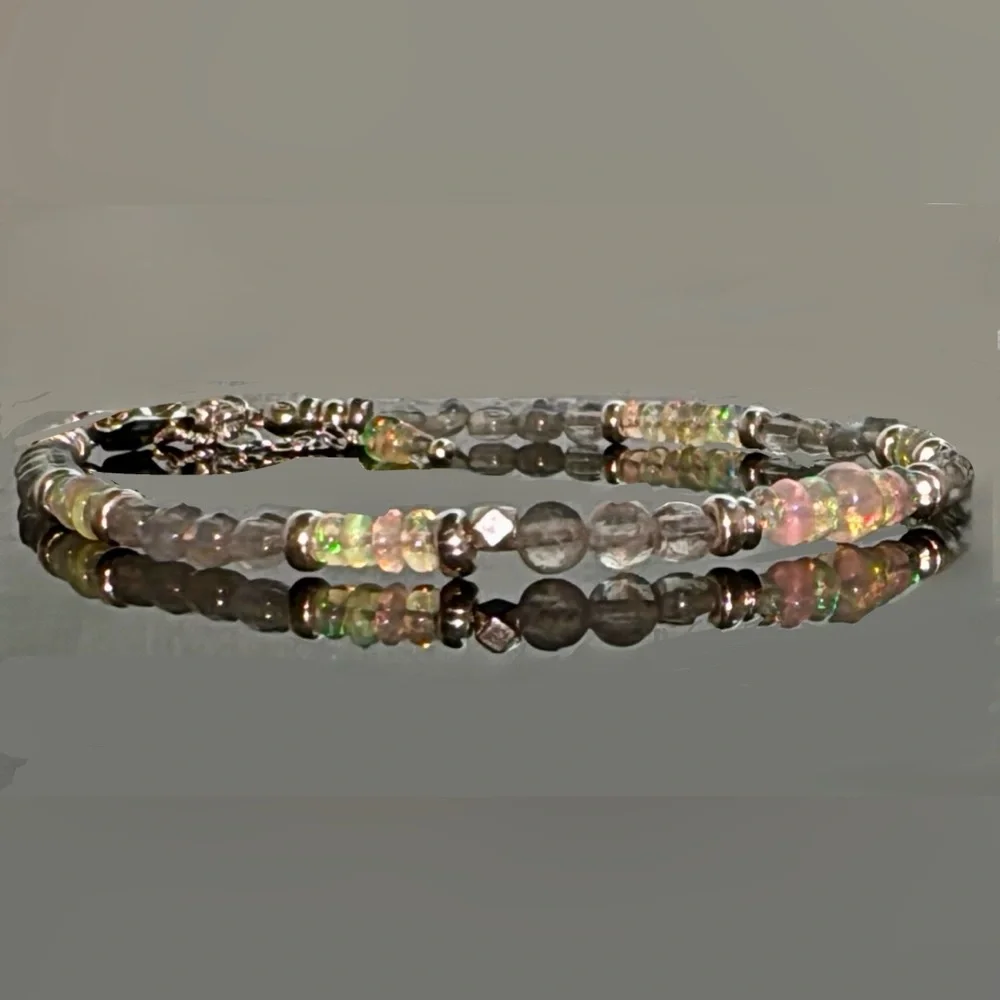 Labradorite, Ethiopian Opal Bracelet in Sterling silver - Picture 2 of 5